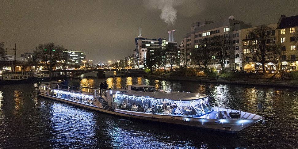 Weihnachtliche Schiffstour