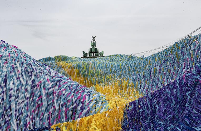 Visions in Motion (1)