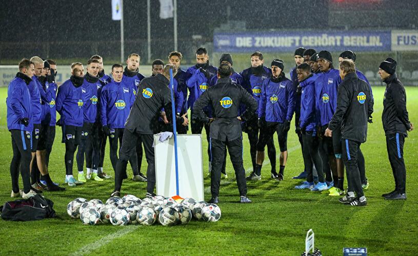 Erstes Klinsmann-Training