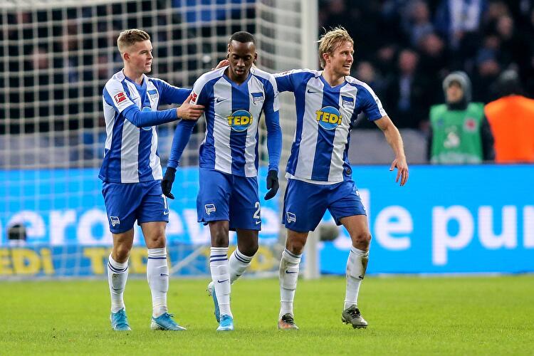 Dortmund gewinnt bei der Hertha (4)