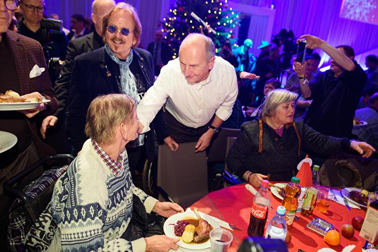 Frank Zanders Weihnachtsfeier für Obdachlose (7)