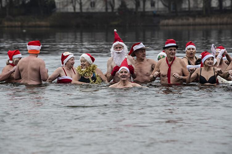 Weihnachtsbaden im Orankesee 2019 (2)