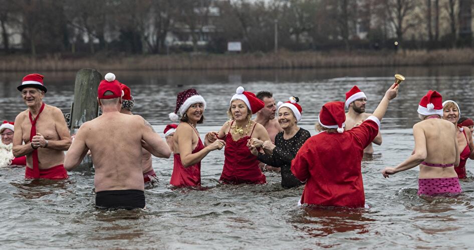 Weihnachtsbaden im Orankesee 2019 (5)