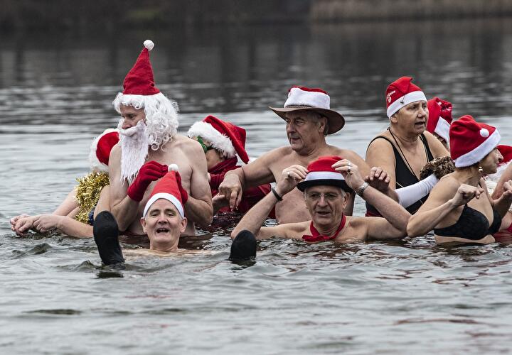 Weihnachtsbaden im Orankesee 2019 (4)