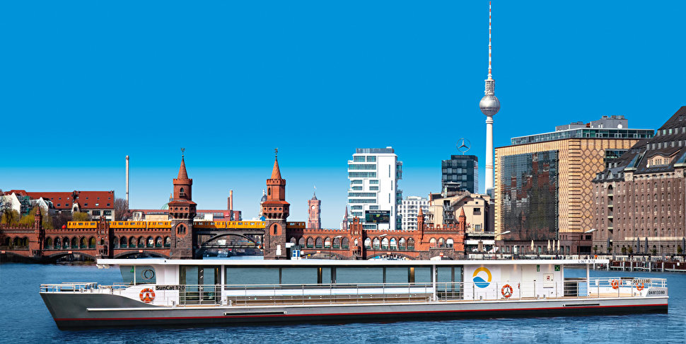 River Cruise On The Solar Boat From And To The East Side Gallery Berlin De