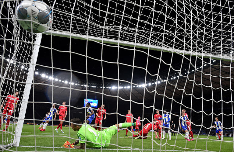 Hertha vs. Union im Olympiastadion (22)