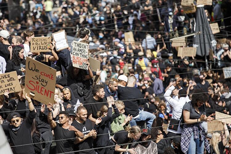 Demonstration gegen Rassismus am Alexanderplatz (9)