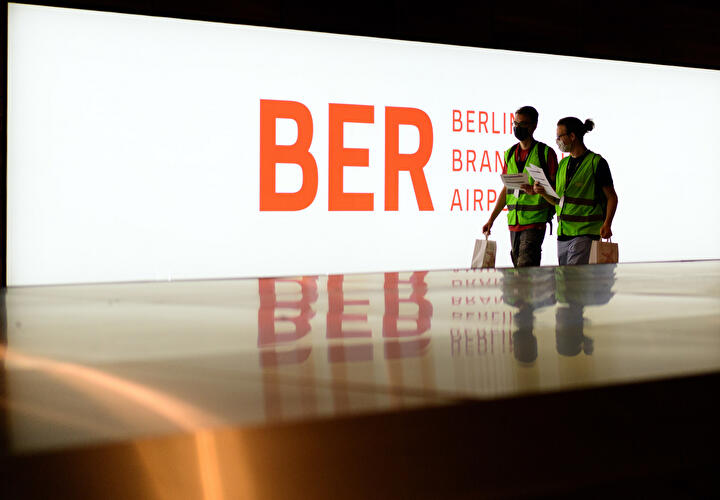 BER: Probelauf mit Komparsen (2)