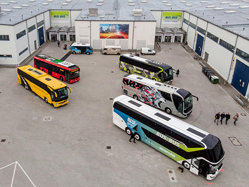 Sonnenbaden vor dem Reichstag