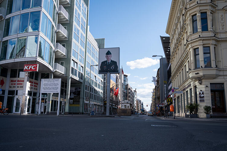 Coronavirus - Checkpoint Charlie Berlin
