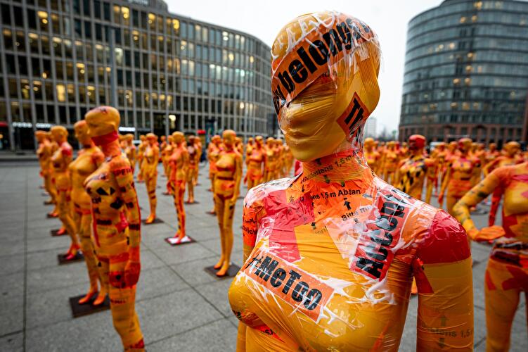 Broken-Installation von Dennis Josef Meseg (2)