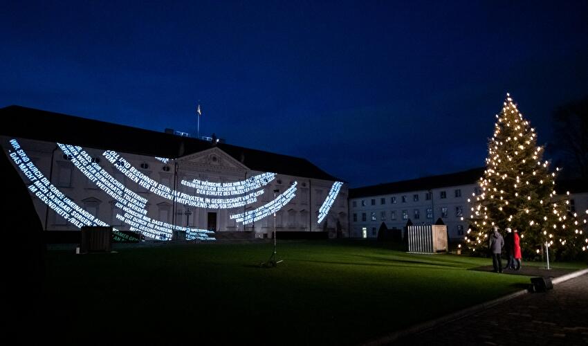 "Lichtblick"-Projektion am Schloss Bellevue (6)