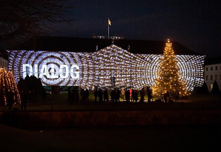 "Lichtblick"-Projektion am Schloss Bellevue (4)