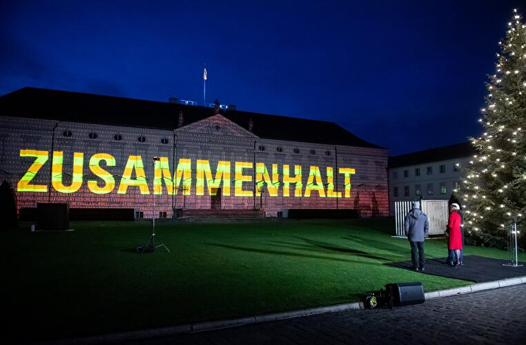 "Lichtblick"-Projektion am Schloss Bellevue (5)