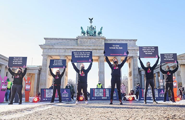 Demo «One Billion Rising» gegen Gewalt an Frauen