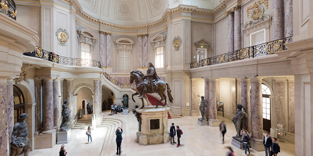 Large domed hall of the Bode Museum