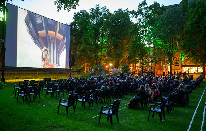 Start der Freiluftkino-Saison (1)