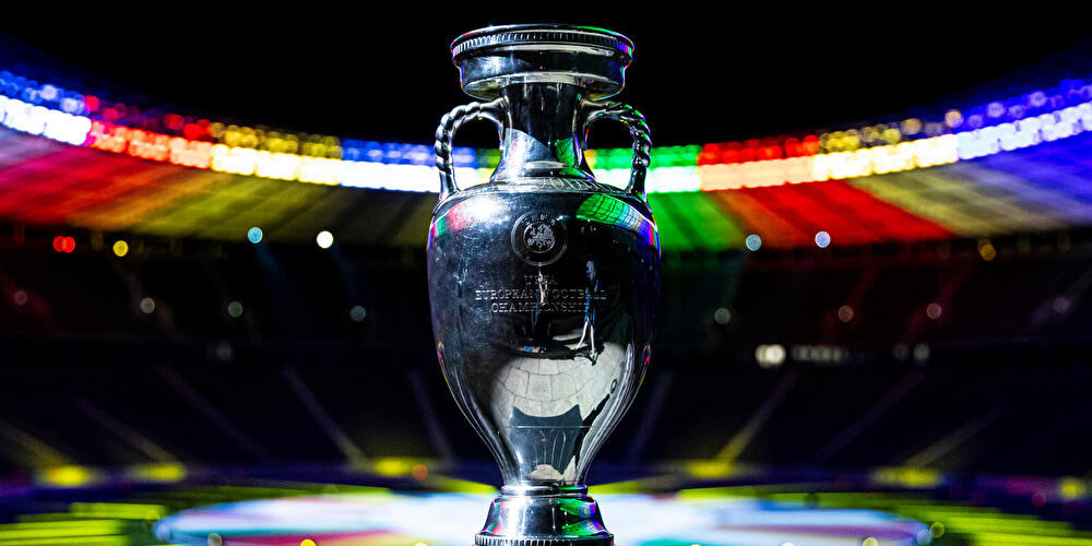 UEFA 2024 - Siegerpokal im Olympiastadion (2)