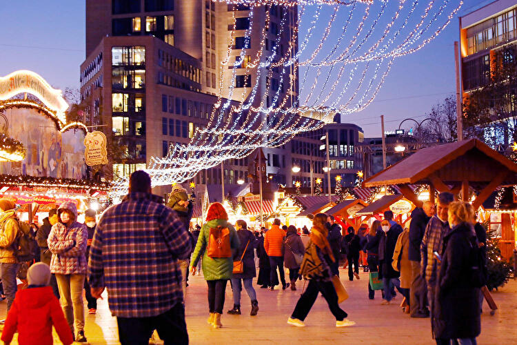 Weihnachtsmarkt an der an der Gedächtniskirche 2021 (1)