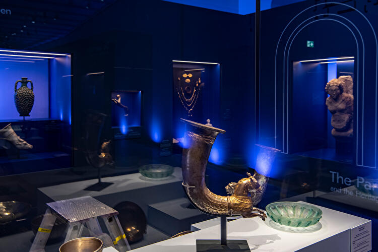 Iran. Kunst und Kultur aus fünf Jahrtausenden (4)