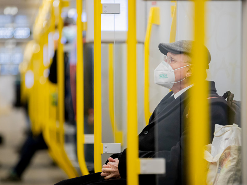 Maske in U-Bahn