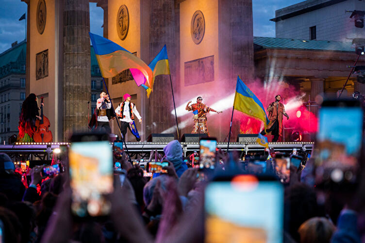 «Save Ukraine - #StopWar» am Brandenburger Tor (2)