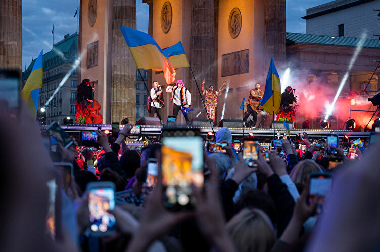 «Save Ukraine - #StopWar» am Brandenburger Tor (4)