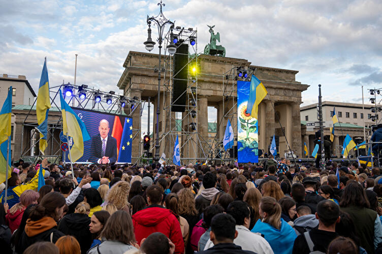 «Save Ukraine - #StopWar» am Brandenburger Tor (3)