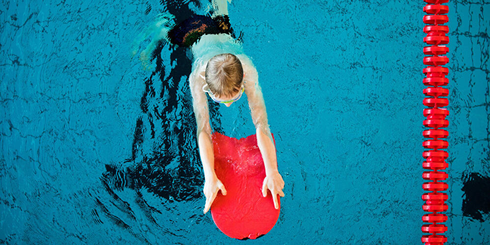 Swimming class (stock photo)