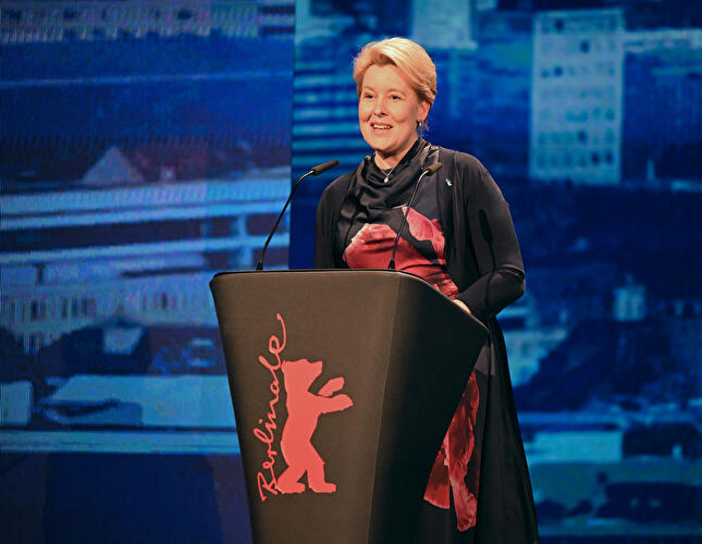 Berlinale 2023 - Eröffnung mit «She came to me» (8)