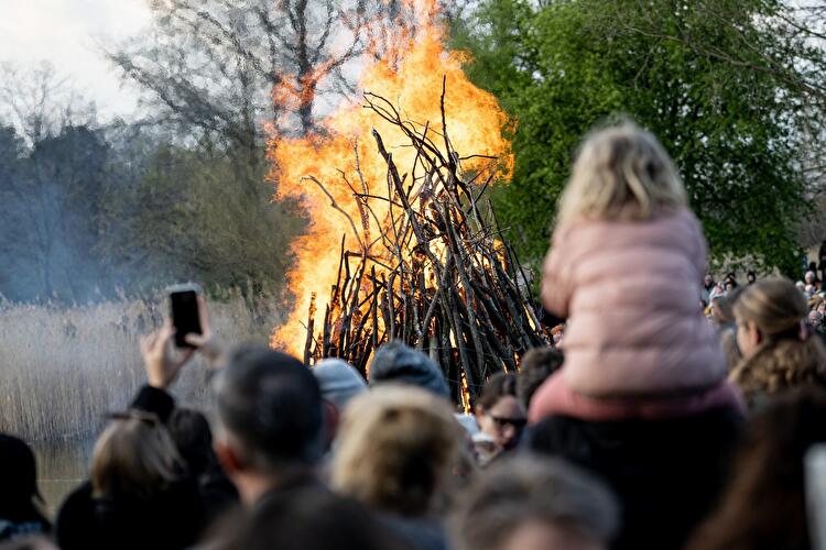 Osterfeuer im Britzer Garten (2)