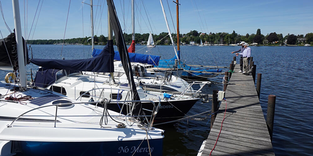 Seegelboote an der Scharfen Lanke