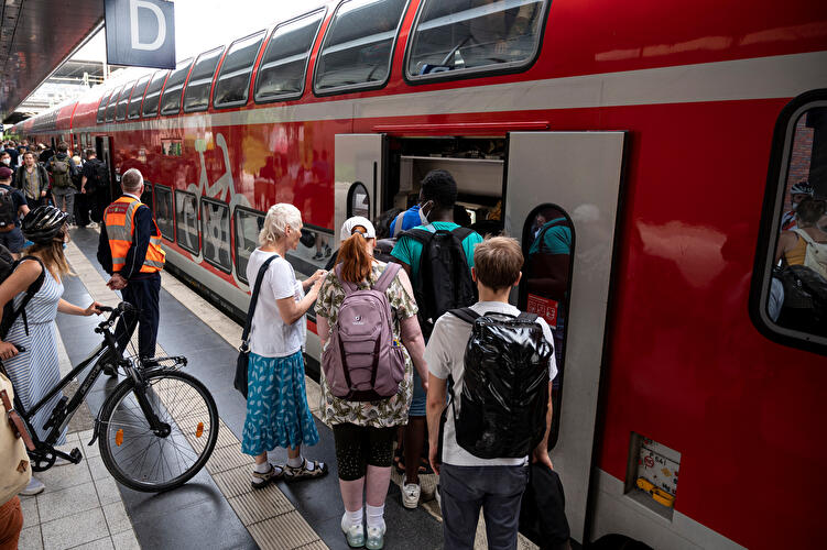 Zug im Bahnhof Gesundbrunnen