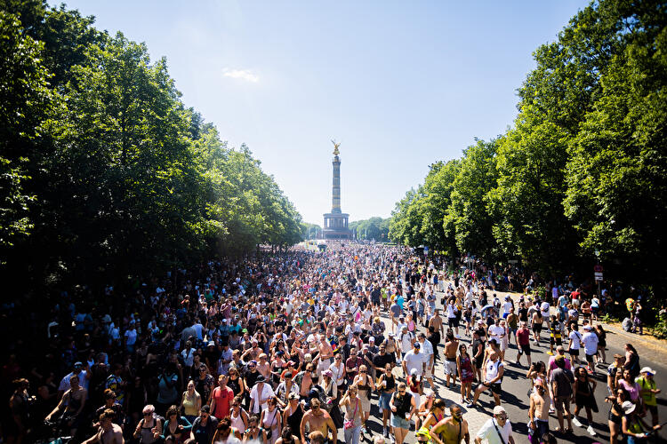 Rave the Planet vor der Siegessäule