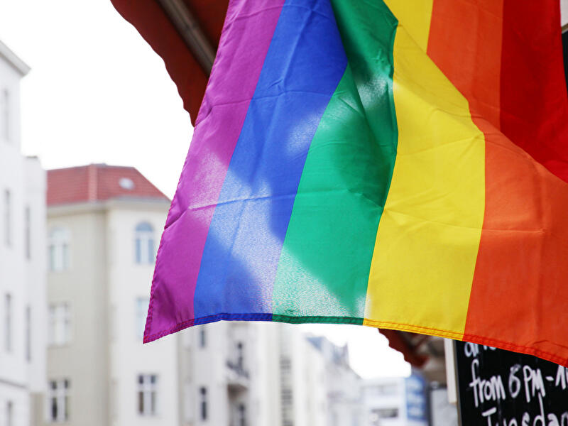 BerlinWalks-Queer-regenbogenflagge_berlin-walks.jpg