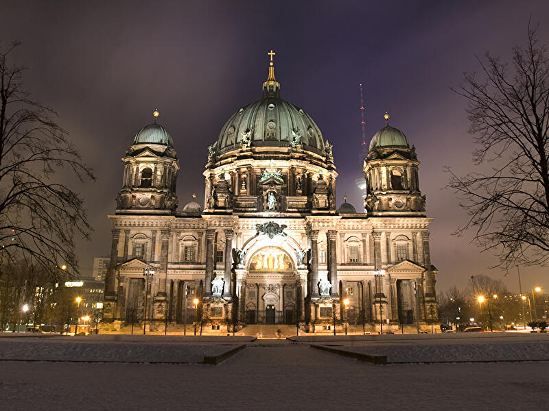 Some Berlin landmarks to be illuminated at night –