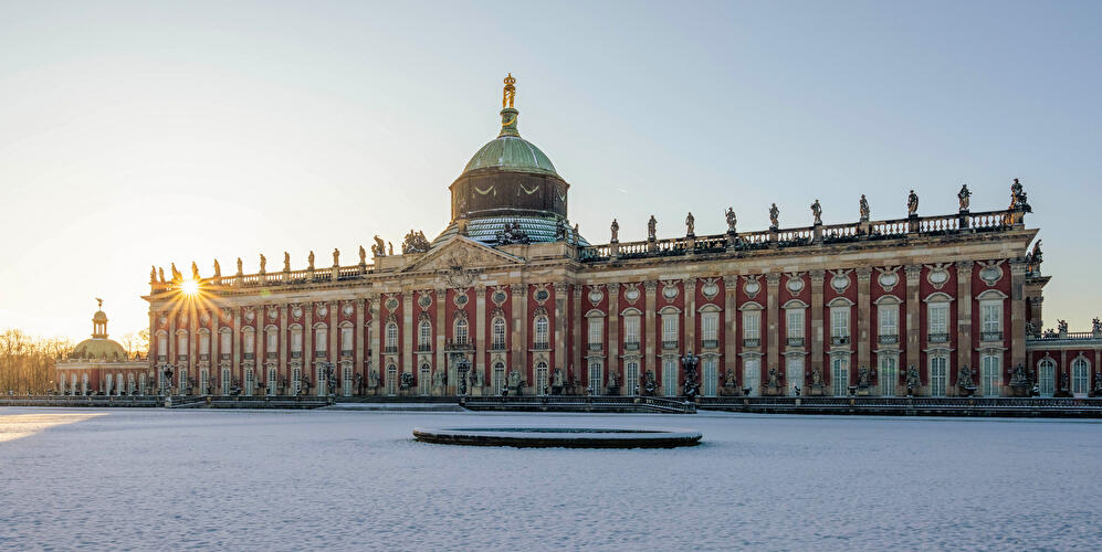 Neuen Palais - Schnee in Potsdam