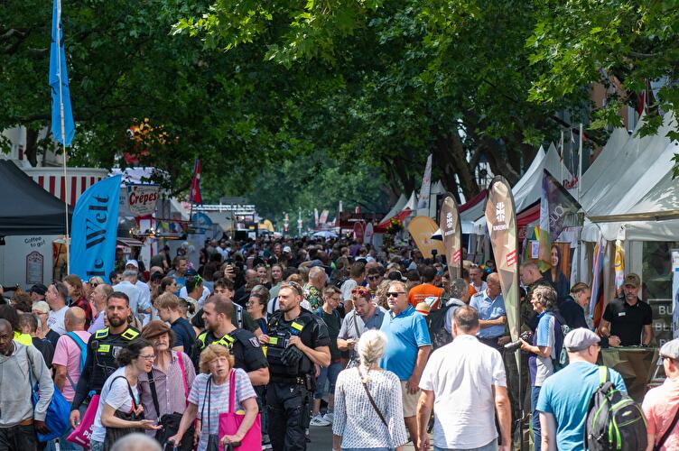 Lesbisch-Schwules Stadtfest 2025