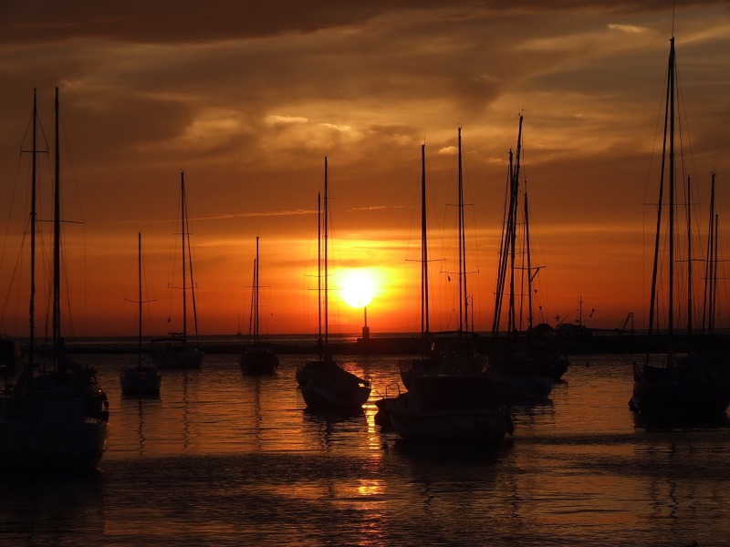 Sonnenuntergang am Hafen 