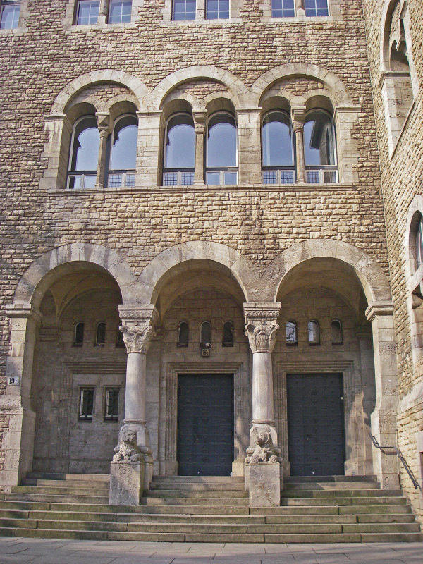 Löwentor - Eingang Herschelstraße