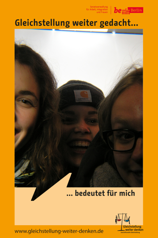 Drei Mädchen im Fotoboxrahmen