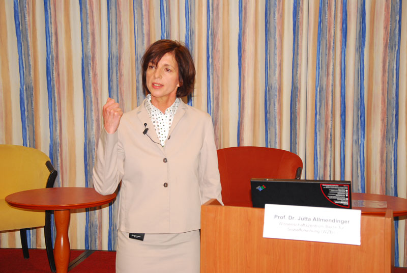 Prof. Jutta Allmendinger Ph.D. während ihres Vortrags