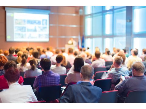 Publikum im Konferenzsaal