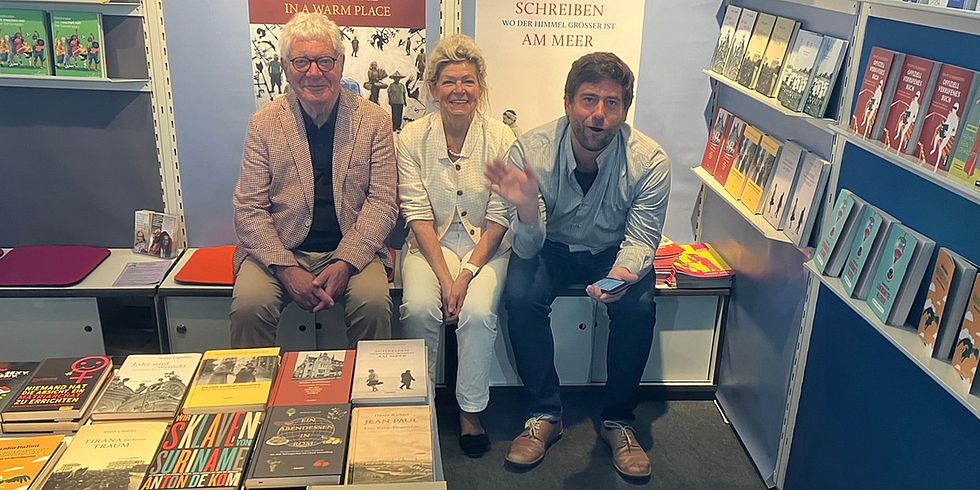 Auf der Frankfurter Buchmesse, 2024. Von links: Rainer Nitsche, Gudrun Fröba, Niko Fröba
