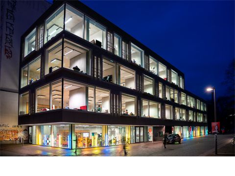 Schiller-Bibliothek bei Nacht