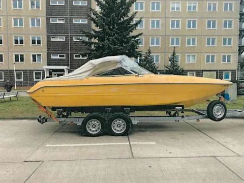 Zollkontrolle eines Sportbootes - Nach „Aktivem Veredelungsprozess“ durch LAGetSi freigegeben