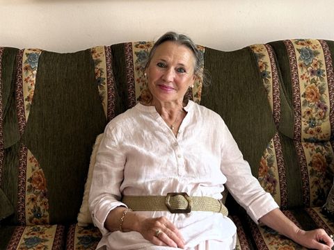 Stoimenka Erdmann in ihrem Wohnzimmer.