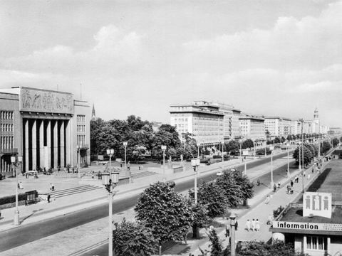 Deutsche Sporthalle (German Sports Centre) with a view along the avenue to the east