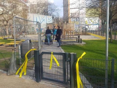 Spielplatz auf der neugestalteten Grünanlage an der Skalitzer Straße