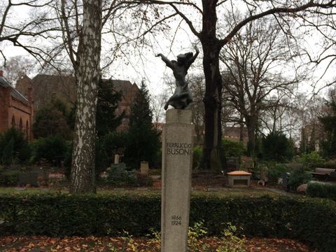 Das Grabdenkmal für Ferruccio Busoni